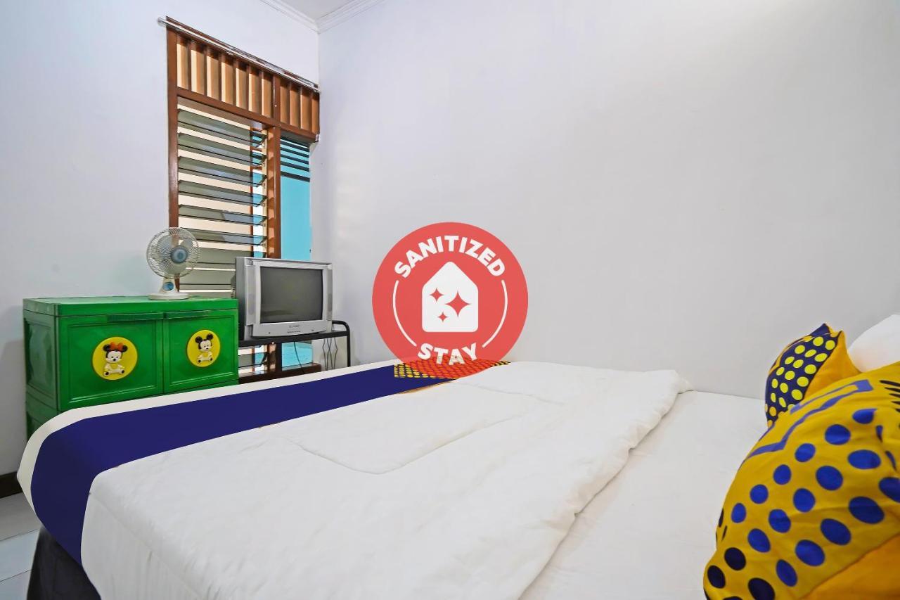 Spot On 91723 Sony Homestay Syariah スカブミ エクステリア 写真