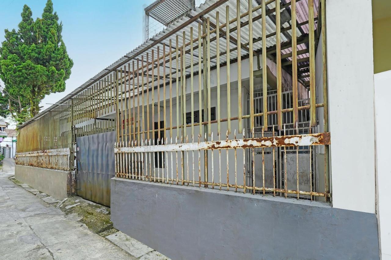 Spot On 91723 Sony Homestay Syariah スカブミ エクステリア 写真