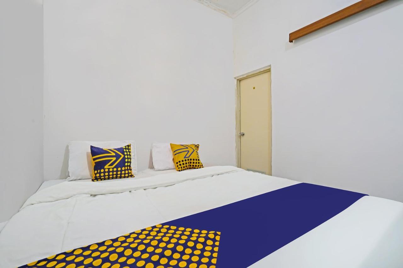 Spot On 91723 Sony Homestay Syariah スカブミ エクステリア 写真